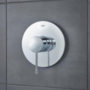 Grohe Essence vienas rokas dušas baterija (24057001) Grohe Essence vienas rokas dušas baterija (24057001)