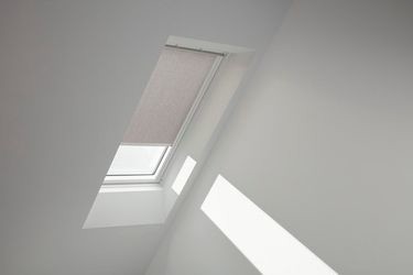Velux Sichtschutzrollo manuāls RFL PK06 Velux Sichtschutzrollo manuāls RFL PK06