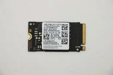 Lenovo SSD M.2 512GB (00UP748) Lenovo SSD M.2 512GB (00UP748)