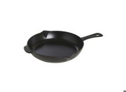 Staub Cepamā panna ar čuguna rokturi 26 cm