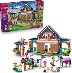 LEGO Friends zirgu stallis un jāšanas skola (42688) LEGO Friends zirgu stallis un jāšanas skola (42688)