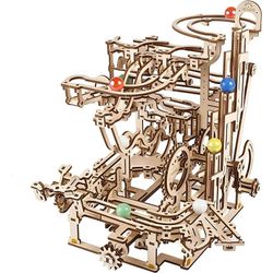 UGEARS Bumbiņu trase ar pakāpienu vēja (70170) UGEARS Bumbiņu trase ar pakāpienu vēja (70170)